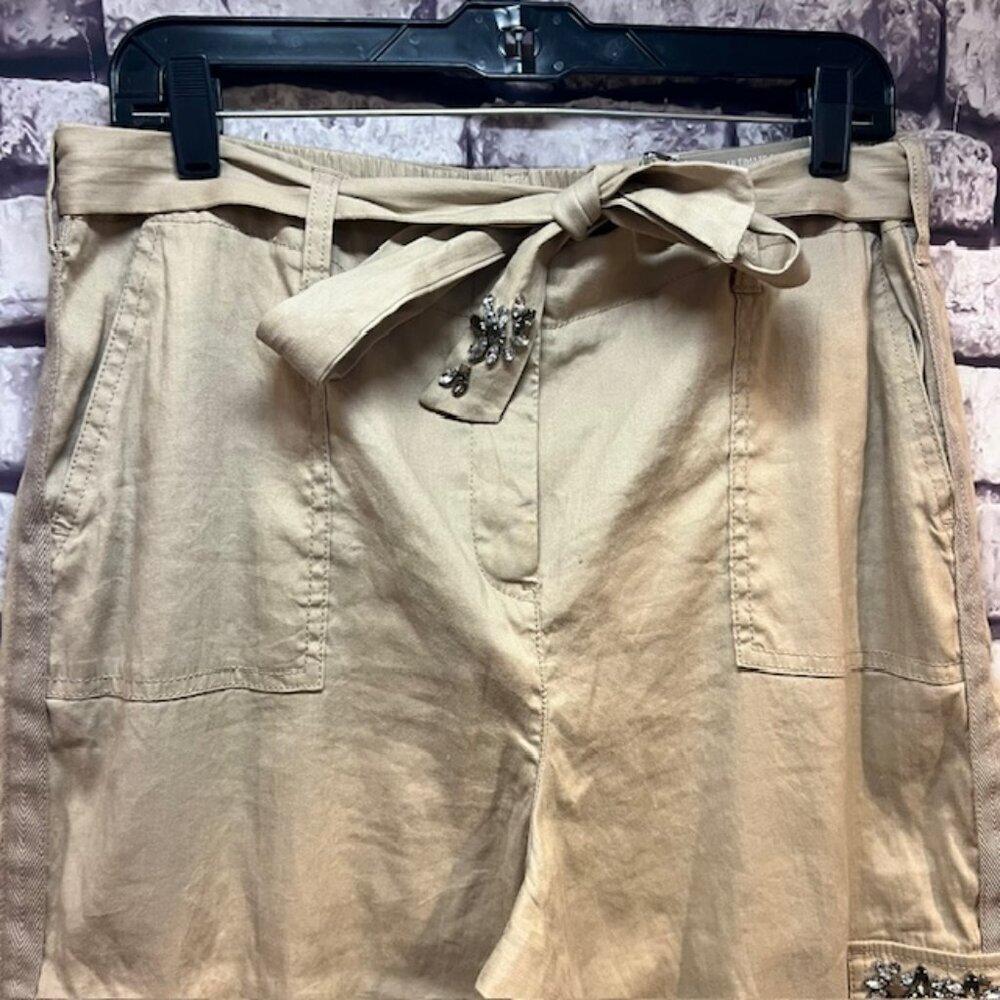 Chico's NWT Beige Crop Pants Size Large - Picture 2 of 10